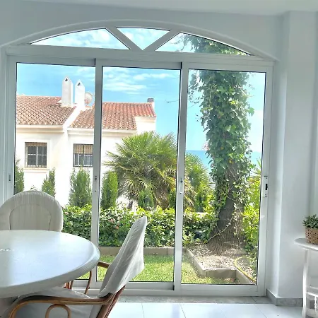 Fabulous Vacation In A 2 Bedroom Townhouse With 2 Terraces Overlooking The Sea, Suitable For 6 People 3 Swimming Pools Tennis And 200 Mts From The Sea Appartamento *
