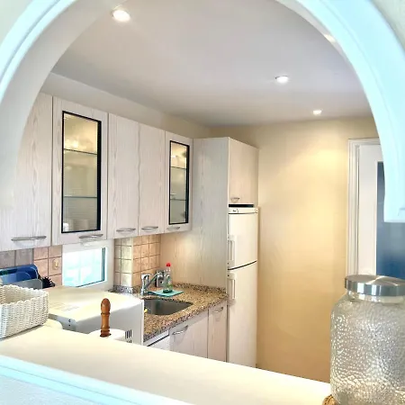 Fabulous Vacation In A 2 Bedroom Townhouse With 2 Terraces Overlooking The Sea, Suitable For 6 People 3 Swimming Pools Tennis And 200 Mts From The Sea *