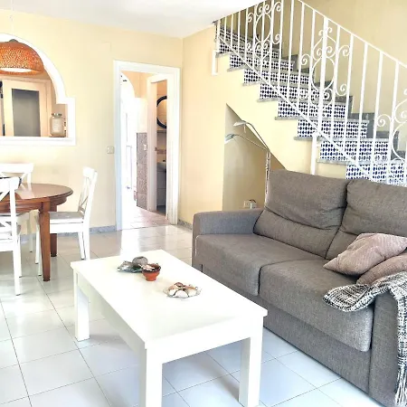 Fabulous Vacation In A 2 Bedroom Townhouse With 2 Terraces Overlooking The Sea, Suitable For 6 People 3 Swimming Pools Tennis And 200 Mts From The Sea El Faro
