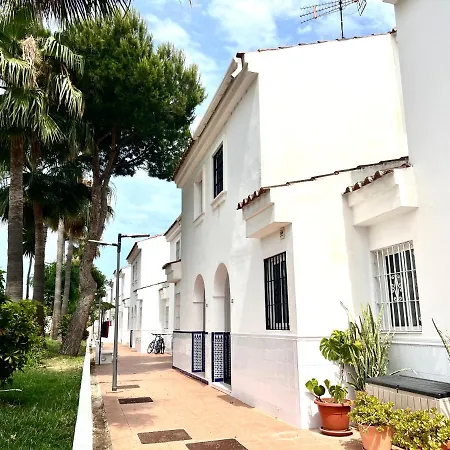 Fabulous Vacation In A 2 Bedroom Townhouse With 2 Terraces Overlooking The Sea, Suitable For 6 People 3 Swimming Pools Tennis And 200 Mts From The Sea Appartamento *