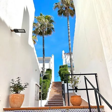 Fabulous Vacation In A 2 Bedroom Townhouse With 2 Terraces Overlooking The Sea, Suitable For 6 People 3 Swimming Pools Tennis And 200 Mts From The Sea Appartamento