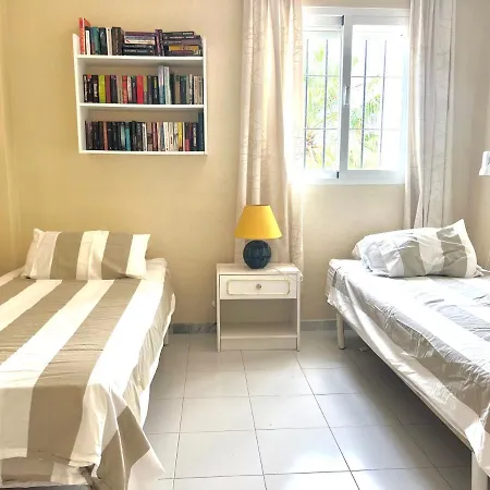 Fabulous Vacation In A 2 Bedroom Townhouse With 2 Terraces Overlooking The Sea, Suitable For 6 People 3 Swimming Pools Tennis And 200 Mts From The Sea Appartamento El Faro