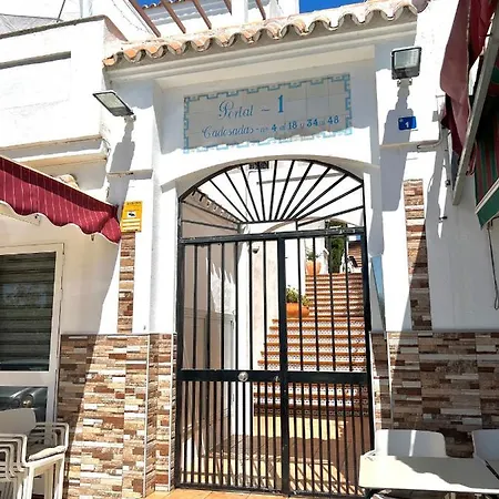 Fabulous Vacation In A 2 Bedroom Townhouse With 2 Terraces Overlooking The Sea, Suitable For 6 People 3 Swimming Pools Tennis And 200 Mts From The Sea Appartamento El Faro